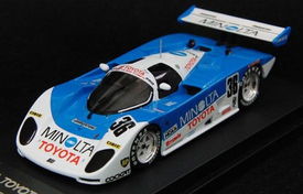 童心未泯，驾驭梦想 六一儿童节，大男孩与四辆小车汽车的故事