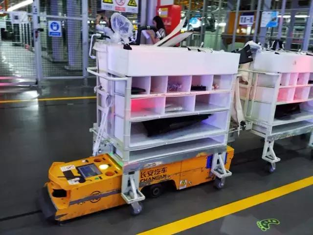 探秘长安欧尚A800生产基地 传说中比肩宝马的工厂究竟如何？